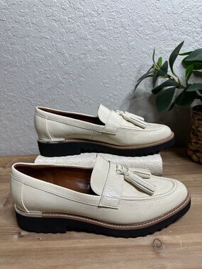 Franco Sarto Carolyn White Tassel loafer slip on chunky Casual Business Women